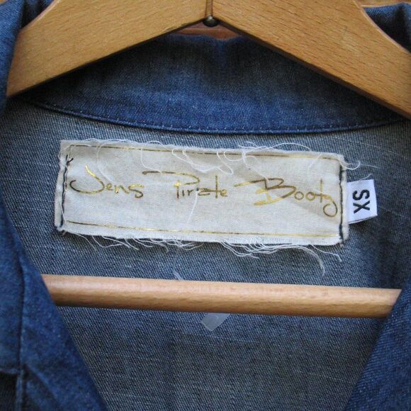 Jen’s Pirate Booty Chambray Top Shacket - Picture 9 of 10